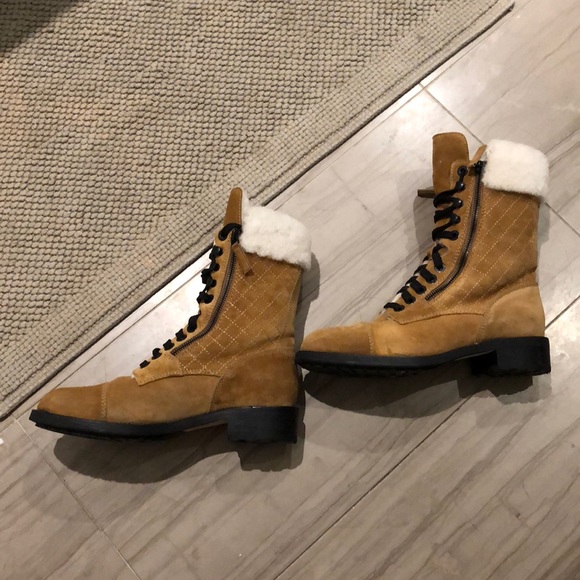Chanel 39 brown suede and shearling boots